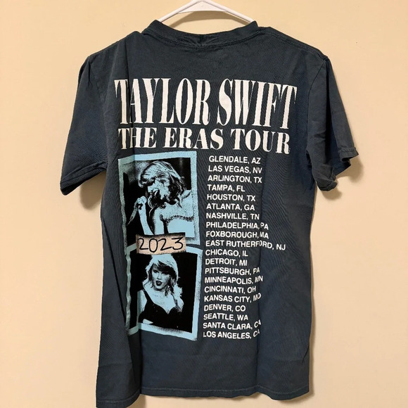 TAYLOR SWIFT | THE ERAS TOUR 1989 ALBUM T-SHIRT - SIZE MEDIUM - 2 AVAILABLE - Picture 5 of 8